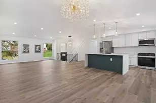 2715 Otterbein Dr, Pittsburgh, PA 15101 - Photo 4