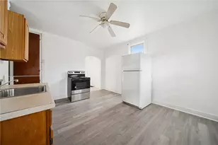 214 S 7th St, Jeannette, PA 15644 - Photo 12