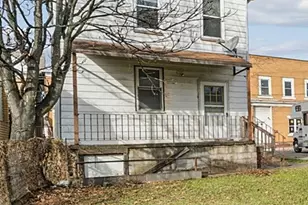 214 S 7th St, Jeannette, PA 15644 - Photo 2
