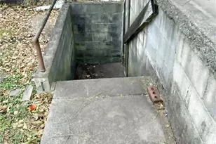 214 S 7th St, Jeannette, PA 15644 - Photo 28