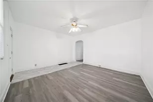 214 S 7th St, Jeannette, PA 15644 - Photo 10