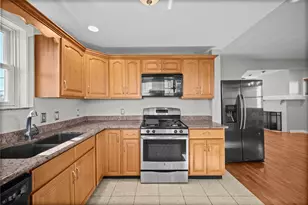 4839 Lougean Ave, Pittsburgh, PA 15207 - Photo 16
