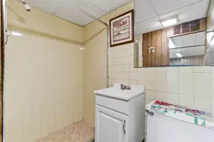 1241 Pleasantvue Dr, Pittsburgh, PA 15227 - Photo 18