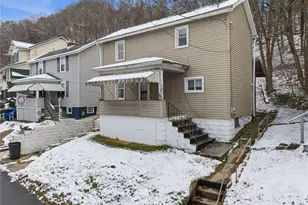 802 McKinley Ave, Vandergrift, PA 15629 - Photo 1