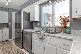 1962 Shady Oak Dr, Pittsburgh, PA 15101 - Photo 14