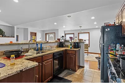 205 Veneze Dr, Robinson Twp, PA 15205 - Photo 12