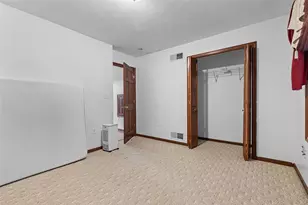 205 Veneze Dr, Robinson Twp, PA 15205 - Photo 24