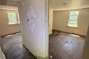 344 Smithfield St, Union Township, PA 16101 - Photo 6