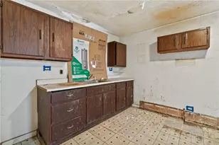 301 Hawkins Ave, Braddock, PA 15104 - Photo 10