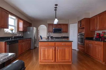 8010 Maureen Dr, Cranberry Township, PA 16066 - Photo 10