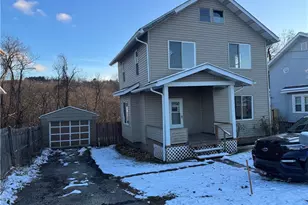 637 Memorial Dr, Pittsburgh, PA 15068 - Photo 2