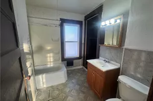 637 Memorial Dr, Pittsburgh, PA 15068 - Photo 12