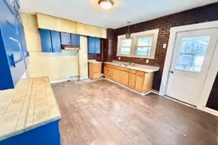 866 Vankirk St, Clairton, PA 15025 - Photo 4