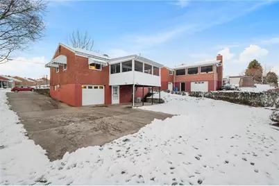 1375 Edgewood Dr, West Homestead, PA 15120 - Photo 22