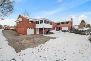 1375 Edgewood Dr, West Homestead, PA 15120 - Photo 22