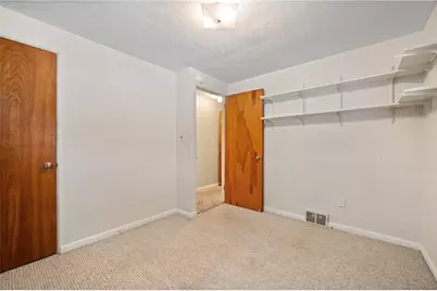 1375 Edgewood Dr, West Homestead, PA 15120 - Photo 12