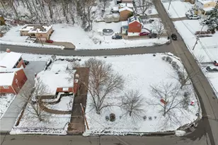 1375 Edgewood Dr, West Homestead, PA 15120 - Photo 26