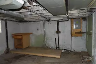 1019 Arlington Ave, Jeannette, PA 15644 - Photo 12