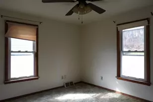 1019 Arlington Ave, Jeannette, PA 15644 - Photo 10