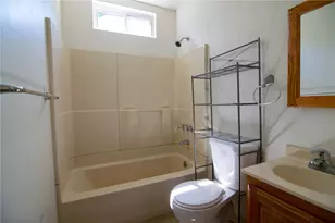 238 Fleet St, Braddock, PA 15104 - Photo 6