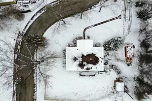 707 Clark Ave, Jeannette, PA 15644 - Photo 4