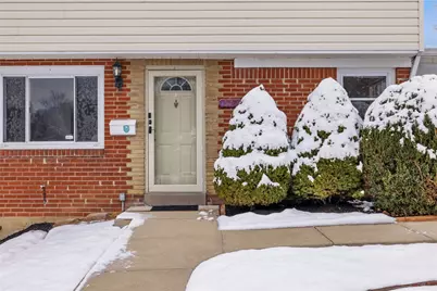 5704 Willow Terrace Dr, Bethel Park, PA 15102 - Photo 4