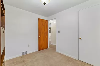 5704 Willow Terrace Dr, Bethel Park, PA 15102 - Photo 18