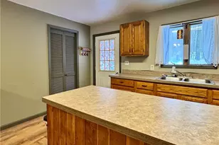 237 Mason St, Cranberry Twp, PA 16374 - Photo 12