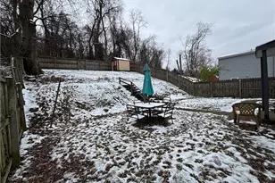 1157 Cloverfield Dr, Pittsburgh, PA 15227 - Photo 10