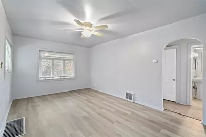 2401 Salisbury St, Pittsburgh, PA 15210 - Photo 12