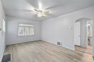 2401 Salisbury St, Pittsburgh, PA 15210 - Photo 12