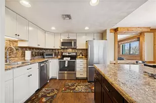 8011 Meadowridge Dr, Seven Springs, PA 15622 - Photo 14