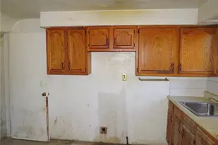 310 Anthon Dr, Pittsburgh, PA 15235 - Photo 10