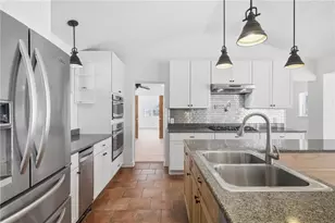 2830 Sussex Ave, Pittsburgh, PA 15226 - Photo 8