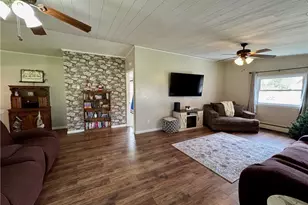 517 Meridian Rd, Twp of But SW, PA 16053 - Photo 14