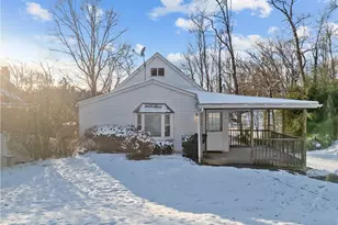 237 Collins Dr, Pittsburgh, PA 15235 - Photo 2