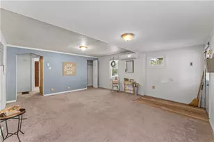 237 Collins Dr, Pittsburgh, PA 15235 - Photo 6