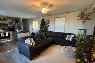 221 Reston Rd, Imperial, PA 15126 - Photo 4
