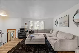 427 Stoneybrook Dr, Elizabeth Twp/Boro, PA 15037 - Photo 4