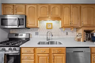 427 Stoneybrook Dr, Elizabeth Twp/Boro, PA 15037 - Photo 10