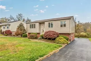 427 Stoneybrook Dr, Elizabeth Twp/Boro, PA 15037 - Photo 2