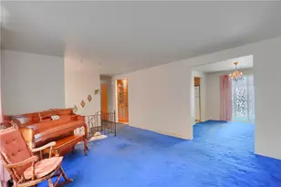 556 Sangree Rd, Ross Twp, PA 15237 - Photo 4