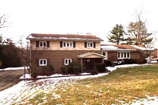 114 Duncan Cir, Brighton Township, PA 15009 - Photo 2