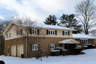 114 Duncan Cir, Brighton Township, PA 15009 - Photo 4