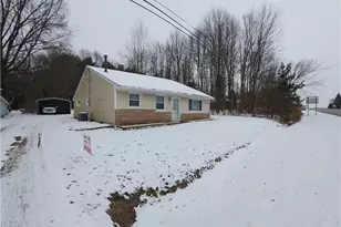 3586 N Hermitage Rd, Pymatuning Township, PA 16154 - Photo 1