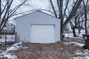 611 Spruce Ave, Sharon, PA 16146 - Photo 2