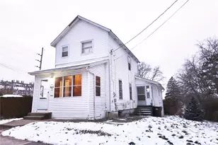 504 Beechwood Ave, Farrell, PA 16121 - Photo 2