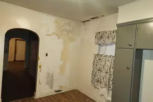 504 Beechwood Ave, Farrell, PA 16121 - Photo 6