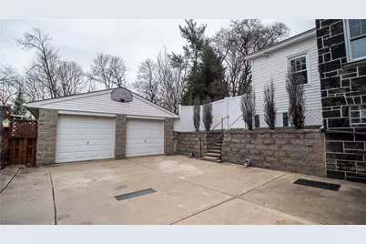 343 E 11th Ave, Tarentum, PA 15084 - Photo 10