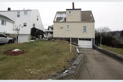 2116 Barnsdale Ave, McKeesport, PA 15132 - Photo 4
